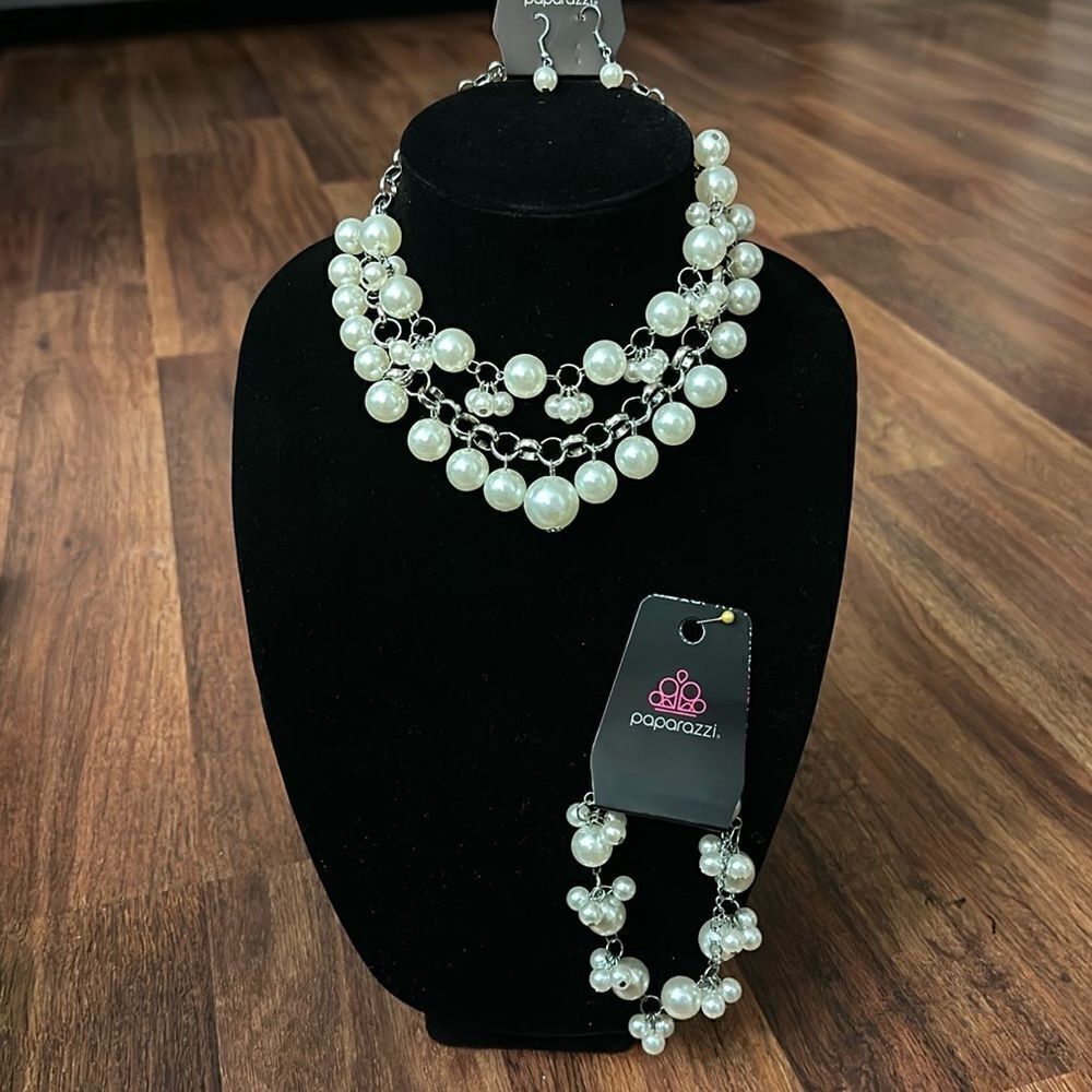 Necklace + Earings + Bracelet